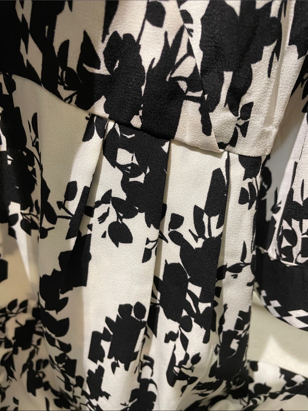 CAbi Black & White Graphic Print Top - Picture 7 of 16